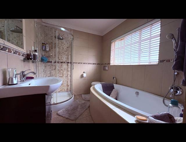 4 BEDROOM HOUSE FOR SALE IN KENLEAF